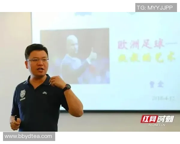 从草根到巨星足球球星成长之路与荣耀瞬间全面解读 从草根到巨星足球球星成长之路与荣耀瞬间全面解读