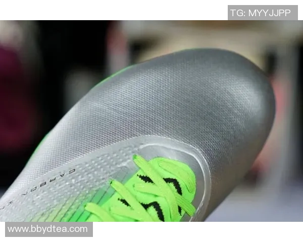 球星脚下的秘密武器 探秘顶级足球鞋背后的故事