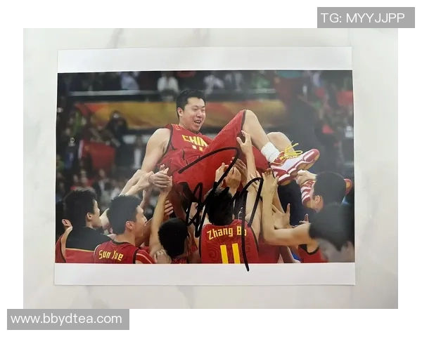 足球巨星亲笔签名收藏与传世价值深度解析