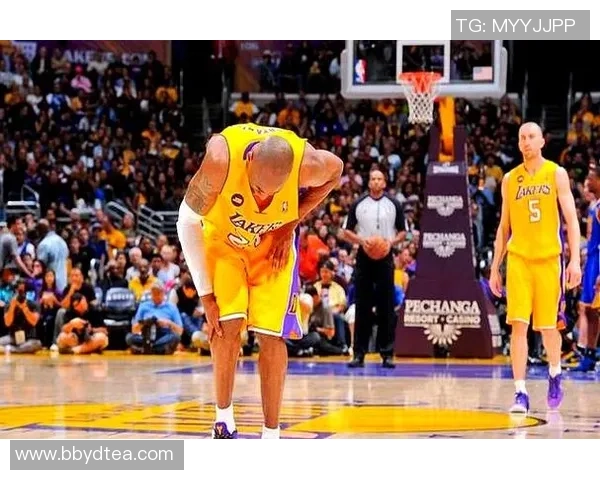 跟腱断裂困扰下的足球球星复出之路与坚韧意志力量